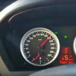 200 km/h-val tépett az X5-ös BMW, aztán egyszer csak leelőzték – videó