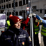 A kordonbontások óta háromszor akkora terület lett lezárva kerítéssel a Várban