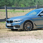 BMW 540i kombi: igen, ez hathengeres – teszt