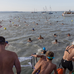 Egy nappal későbbre halasztják a Balaton-átúszást