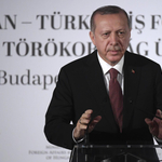 A Facebookot, az Instagramot, a Twittert, a YouTube-ot és a TikTokot is megbüntette Törökország