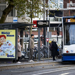 Felgyújtottak egy villamost Amszterdamban, továbbra is feszült a helyzet a holland fővárosban – videó