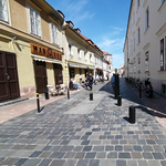 Kinek kampó, kinek habzsolás: szállodák féltérden