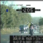 Videó: 205 km/h-nál meszeltek le egy motorost a szolnoki rendőrök