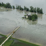 Fotók: így néz ki az áradó Duna a magasból