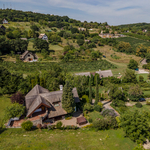 Tihanyban Mészáros Lőrinc háza papíron akár istálló is lehetne