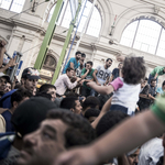 Rengeteg a gyerek a Keleti-káoszban: erre van most szükségük