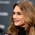 Brooke Shields szeméremajak-műtétre ment, de egy kéretlen beavatkozást is végrehajtottak rajta