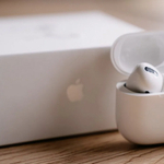 Ne lepődjön meg, hangoskodni fog az AirPods Pro 2 töltőtokja