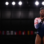 Eljegyezték Simone Bilest