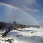 Felfújt gömbben ugrott a Niagarába egy férfi, belehalt