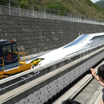 A japán mágnesvasút 590 km/h-val száguldott