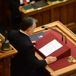 Orbán: "Politikai ellenőrzés alá kell vonni az országjelentéseket"