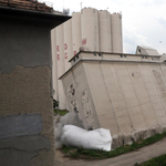 Videó: Egyszerűen az oldalára dőlt a felrobbantott miskolci malomépület