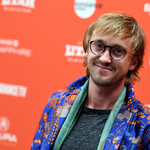 A varázslóvilág beskatulyázta Tom Feltont – jön magyarul a Harry Potter-szereplő memoárja