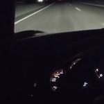 300 km/h-val repesztett a Porsche sofőrje éjszaka az autópályán – videó