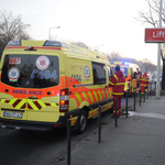 Lassan jár a 2-es metró, kiszállt a rendőrség a járműtelepre