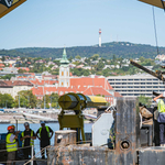 A Lánchíd történelmi darabja került elő a Dunából