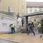 Elemzők szerint a magyar ipar még el sem érte a gödör alját