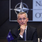 Stoltenberg: a tartós békéhez vezető legsimább út, ha a NATO fokozza az Ukrajnának nyújtott támogatást