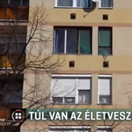 Túl van az életveszélyen az ablakon kizuhant mezőtúri kislány