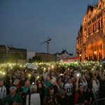 Nem hagyhatjuk, hogy olyan legyen az ország, mint Felcsút - újra tüntettek Orbánék ellen