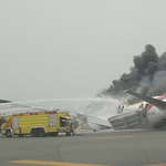 Meghalt egy tűzoltó a Dubajban kigyulladt Emirates-gép oltásakor