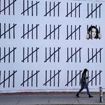 Óriásgraffitivel hívja fel a figyelmet Banksy a bebörtönzött kurd festőnőre – fotó