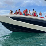 Túltolták a bulit a bikinis influenszerek, elsüllyesztettek egy Lamborghini jachtot Miamiban