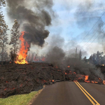 Félelmetes látvány a Hawaiira betörő tűztenger – videó