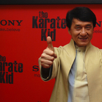 Jackie Chan be akar lépni a Kínai Kommunista Pártba