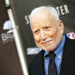 A Cápáról kellett volna beszélnie, ehelyett homofób és szexista megjegyzéseket tett Richard Dreyfuss