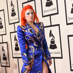 David Bowie fiát kiakasztotta Lady Gaga grammy-s megemlékezése