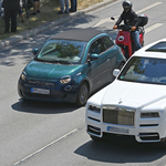 2024-től extra parkolási díjat kell fizetnie annak, aki nagy SUV-val akar parkolni Párizsban