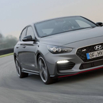 Újabb izgalmas dél-koreai versenyző: itt a Hyundai i30 Fastback N