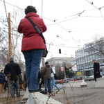 Bayer-ellenes flashmob a Magyar Hírlap előtt