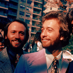 Lovaggá ütötték Barry Gibbet, a Bee Gees volt énekesét