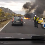 Hatalmas lángokkal égett egy autó az M1-esen - videó