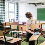 Mennyire egyedülálló a magyar modell, amely rekordszámok mellett döntött az iskolák nyitásáról?