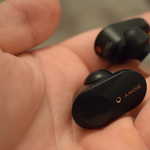 A Sony új fülese pótolja az AirPods egyik nagy hiányosságát