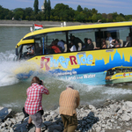 Turista busz a Duna közepén (elképesztő fotók) 