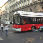 Csúnyán elkapta a trolit ez az autós