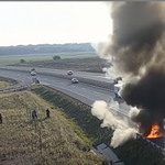 Néhány perc alatt égett porig egy terepjáró az M4-esen – videó