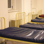 Kilenc koronavírusos lakó került kórházba egy 13. kerületi hajléktalanszállóról