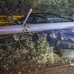 Részeg sofőr végzett ki egy Aston Martin Rapidét - fotó