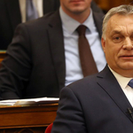 Orbán a Fidesz sorsáról is egyeztethet ma Brüsszelben