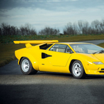 Százmillióért akciózzák ezt a telefontárcsás Lamborghini Countach-t