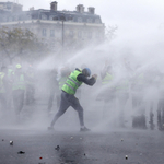 Őrizetben a francia sárgamellényesek egyik vezetője