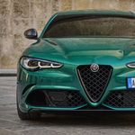 Az Alfa Romeo-vásárlók nem akarnak hatalmas kijelzőket