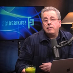 Friderikusz Sándor zenés, interaktív műsorral, színházban folytatja podcastjét